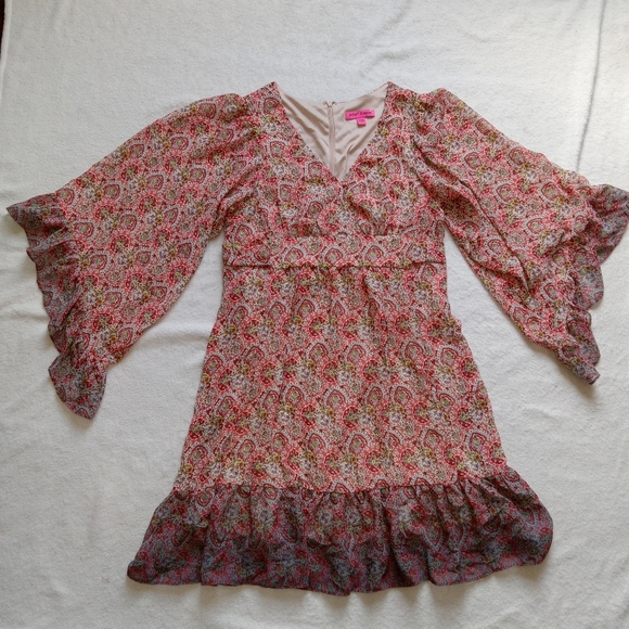Betsey Johnson Dresses & Skirts - Betsey Johnson Like New Long Bellsleeve Ruffle Bottom Dress size 10